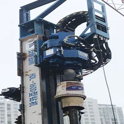 Threaded accumulator in drilling equipment