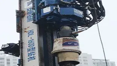 Threaded accumulator in drilling equipment